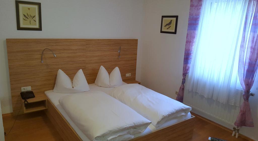 Gaestehaus Langhammer Bubenreuth Chambre photo